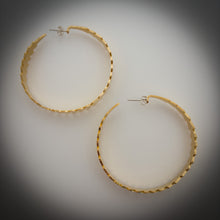Load image into Gallery viewer, Leaf Hoop
