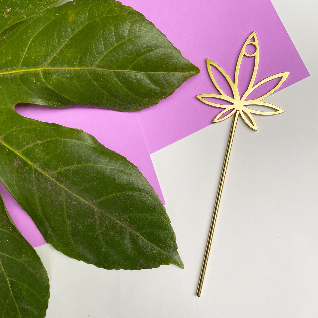 Contour Leaf Wand